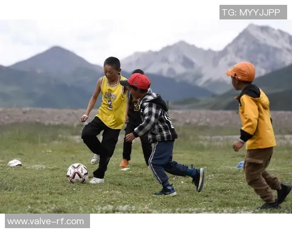 足球明星热议村超现象助力乡村振兴与足球文化传播新篇章