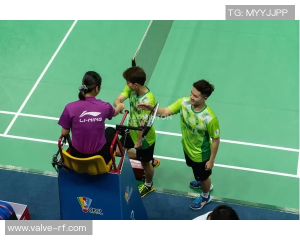 杭州羽毛球队与上海羽毛球队赛后复盘探讨灵活性与战术应变能力