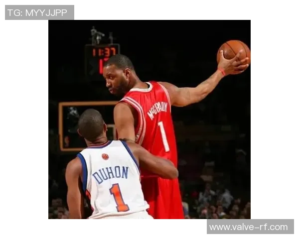 足球明星与麦迪的传奇交汇：跨界运动员的荣耀与挑战